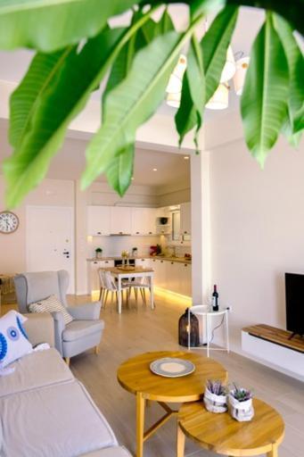 Harmony Suite In The Center Of 칼라마타 외부 사진