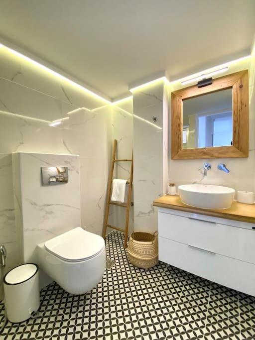 Harmony Suite In The Center Of 칼라마타 외부 사진